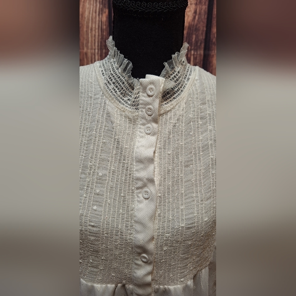 Suzanne Betro White Lace Buisness Casual Button Up Womwns Size Small! - Picture 3 of 5